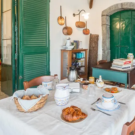 Etna La Casa Di Pippinitto Bed & Breakfast