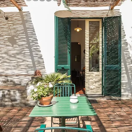 ベッド・アンド・ブレックファスト Etna La Casa Di Pippinitto サンタ・ヴェネリーナ