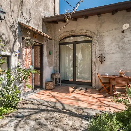 ベッド・アンド・ブレックファスト Etna La Casa Di Pippinitto 3*