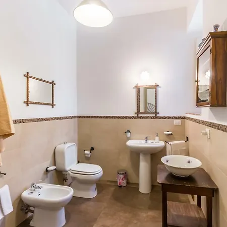 Etna La Casa Di Pippinitto サンタ・ヴェネリーナ